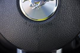 2013款福特野马V6