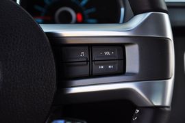 2013款福特野马V6