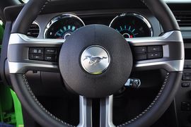2013款福特野马V6