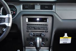 2013款福特野马V6