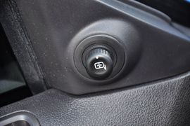 2013款福特野马V6