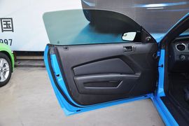 2013款福特野马V6