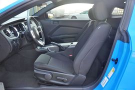 2013款福特野马V6