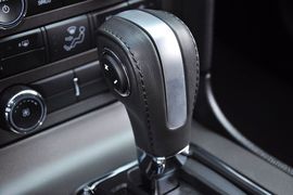 2013款福特野马V6