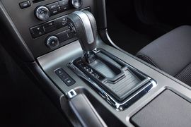 2013款福特野马V6