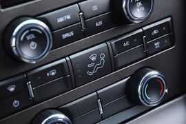 2013款福特野马V6