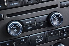 2013款福特野马V6
