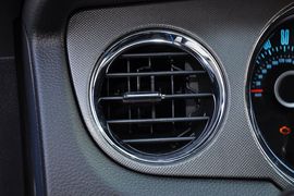 2013款福特野马V6