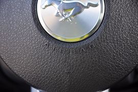 2013款福特野马V6