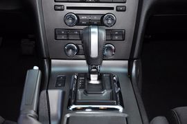 2013款福特野马V6