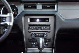2013款福特野马V6