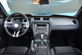 2013款福特野马V6