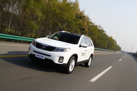 2013款起亚索兰托2.4L外出试驾实拍