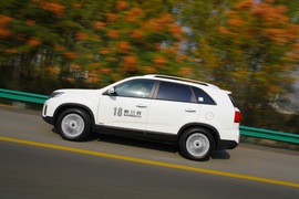 2013款起亚索兰托2.4L外出试驾实拍