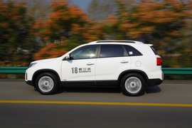 2013款起亚索兰托2.4L外出试驾实拍