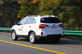 2013款起亚索兰托2.4L外出试驾实拍