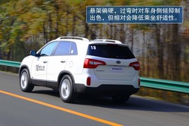 2013款起亚索兰托2.4L外出试驾实拍