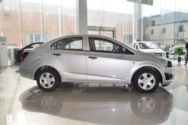 2011款雪佛兰爱唯欧1.4SL手自一体到店实拍