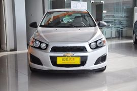 2011款雪佛兰爱唯欧1.4SL手自一体到店实拍