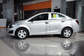 2011款雪佛兰爱唯欧1.4SL手自一体到店实拍