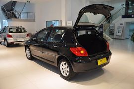2012款标致307两厢1.6L手自一体舒适版到店实拍