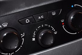 2012款标致307两厢1.6L手自一体舒适版到店实拍