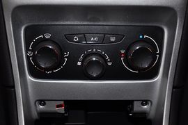 2012款标致307两厢1.6L手自一体舒适版到店实拍