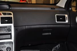 2012款标致307两厢1.6L手自一体舒适版到店实拍