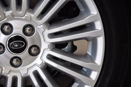 2013款路虎揽胜极光5门耀致版