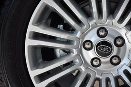 2013款路虎揽胜极光5门耀致版