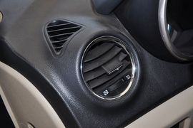 2012款长安逸动1.6L手动豪华型