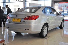 2012款长安逸动1.6L手动豪华型
