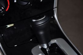 2012款一汽马自达6