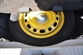 2013款马自达MAZDA8