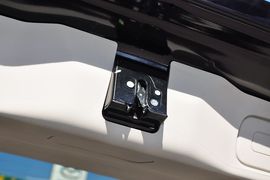 2013款马自达MAZDA8