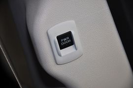 2013款马自达MAZDA8