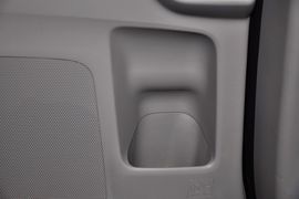 2013款马自达MAZDA8