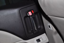 2013款马自达MAZDA8