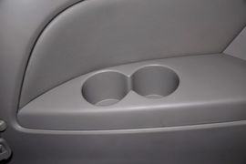 2013款马自达MAZDA8