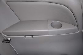 2013款马自达MAZDA8