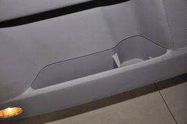 2013款马自达MAZDA8