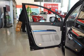 2013款马自达MAZDA8