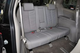 2013款马自达MAZDA8