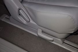 2013款马自达MAZDA8