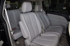 2013款马自达MAZDA8