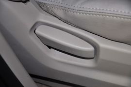 2013款马自达MAZDA8