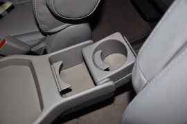 2013款马自达MAZDA8