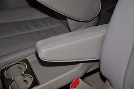 2013款马自达MAZDA8