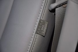 2013款马自达MAZDA8