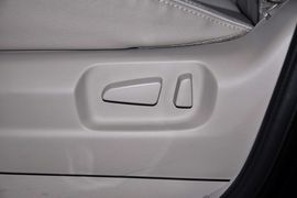 2013款马自达MAZDA8